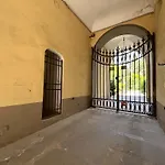 Pinti Apartment